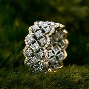 Elegant Gold and Silver Diamond Ring size